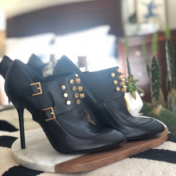 Retail $1,200. Gucci bootie - Picture 3 of 3